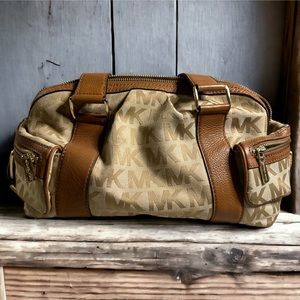 Lightly used MK bag! So classy!
